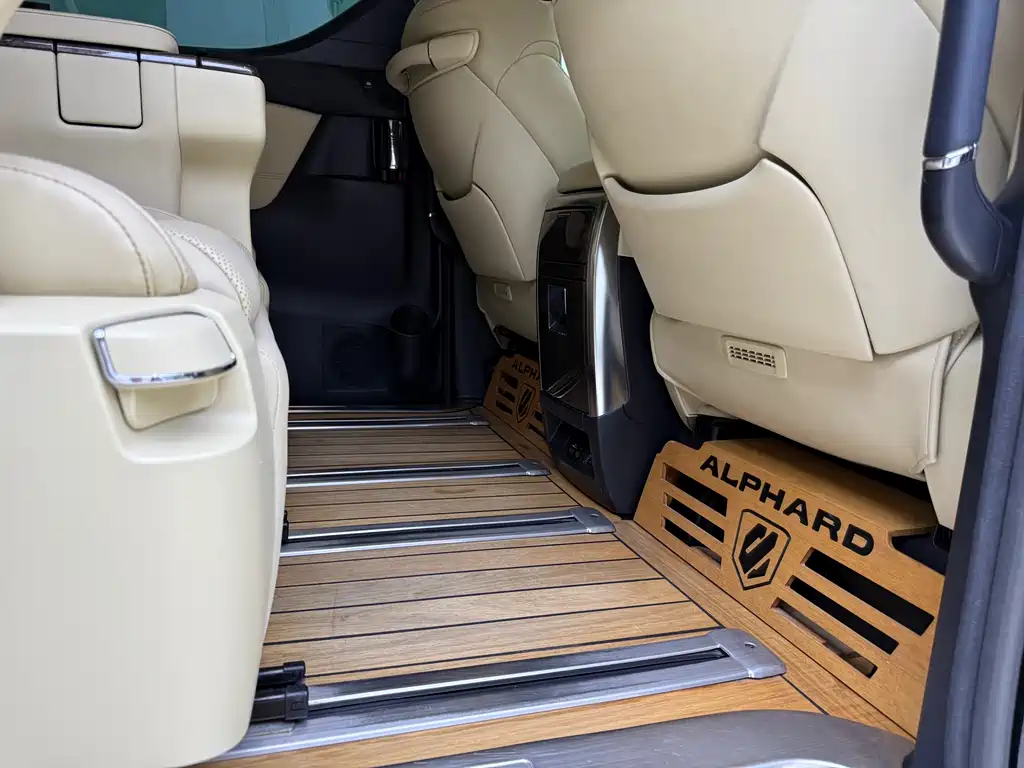 Toyota Vellfire 2021 2.5L HV Luxury