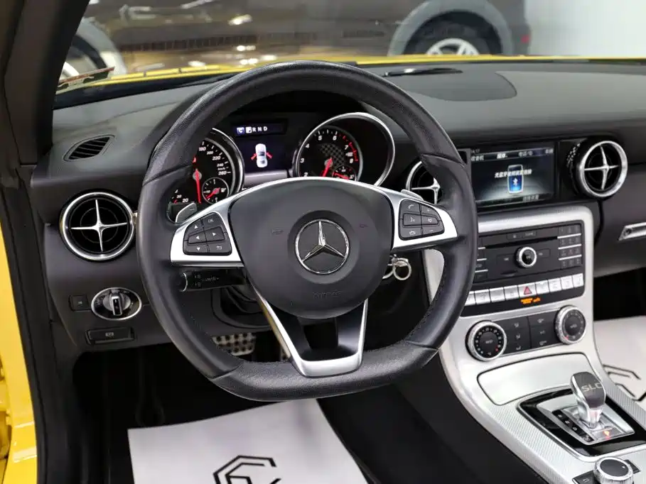 Mercedes-Benz SLC — миниатюра 13