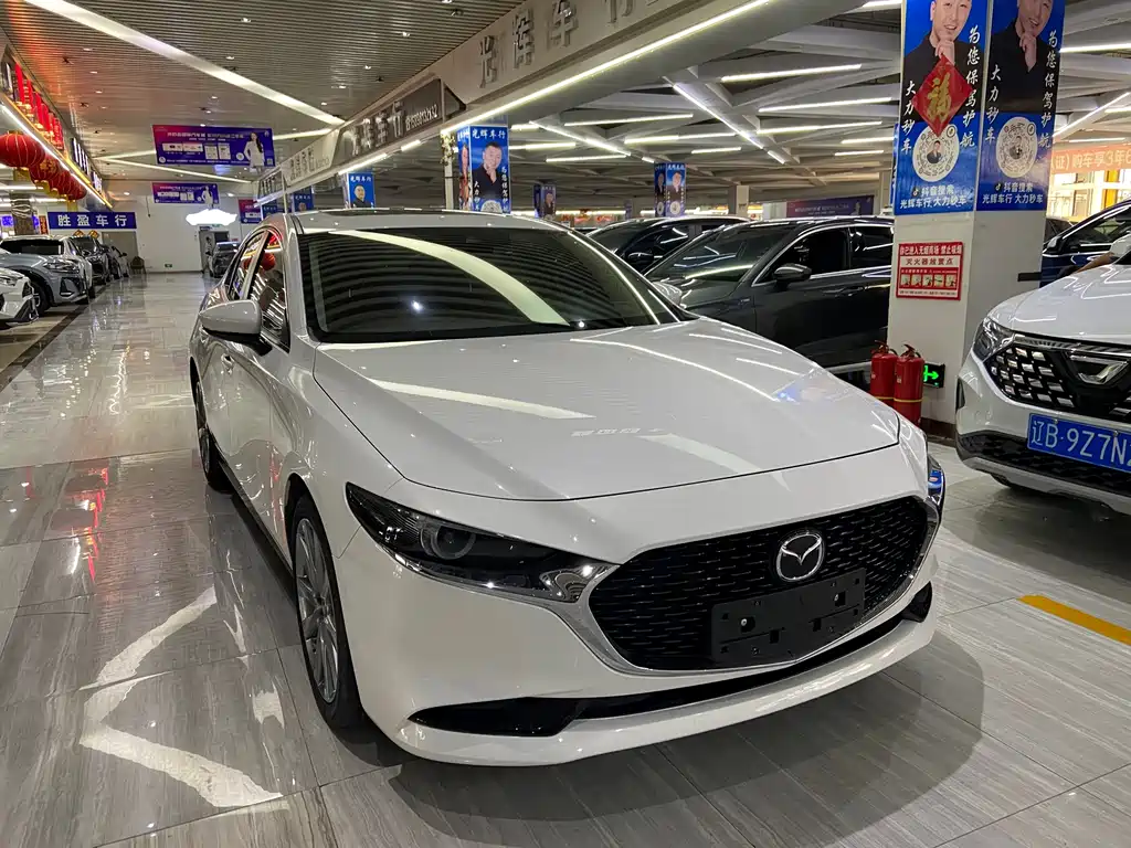 Mazda Mazda3 3 2022 2.0L AT