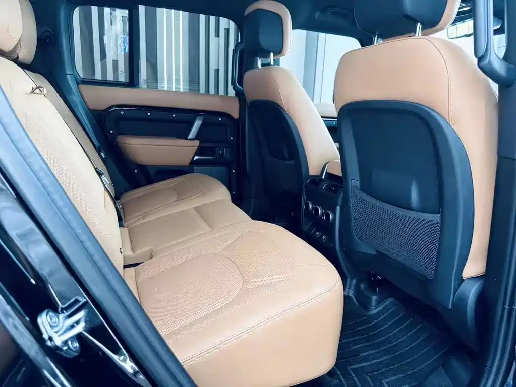Land Rover Defender — миниатюра 19
