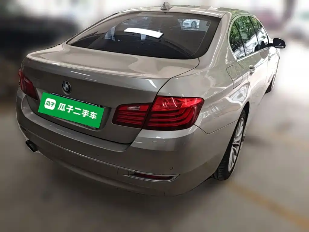 BMW 5 Series — миниатюра 10