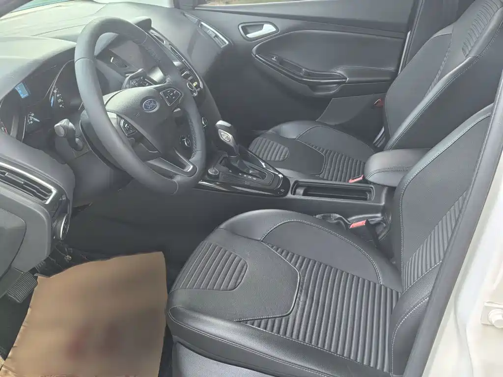 Ford Focus — миниатюра 12