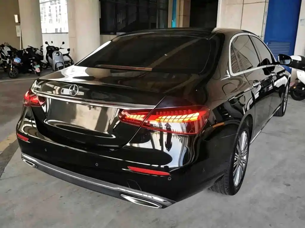 Mercedes-Benz E-Class — миниатюра 7