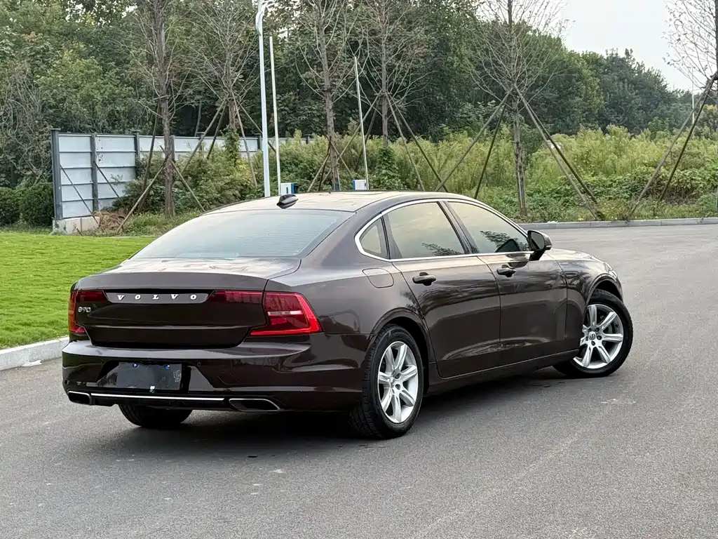 Volvo S90 — миниатюра 4