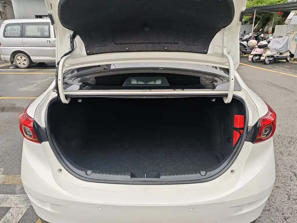 Mazda 3 Axela — миниатюра 16