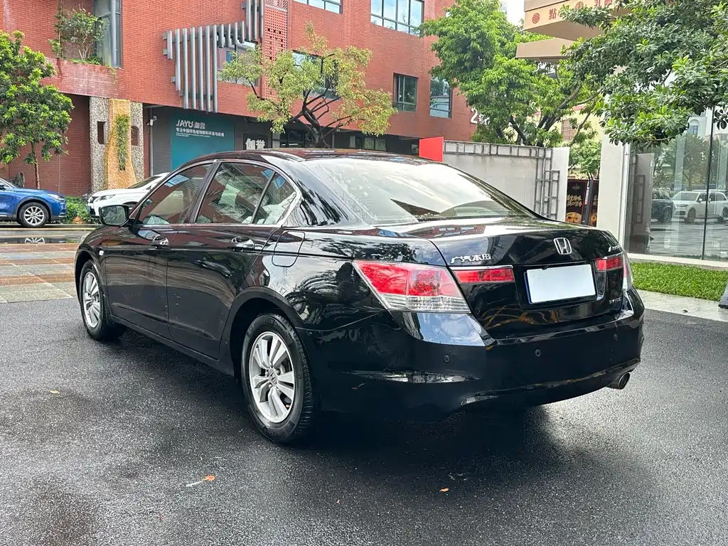 Honda Accord — миниатюра 6