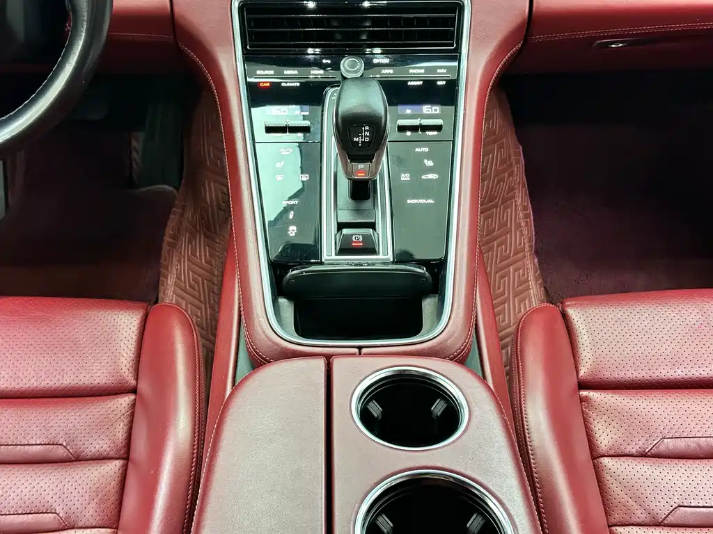Porsche Panamera — миниатюра 27