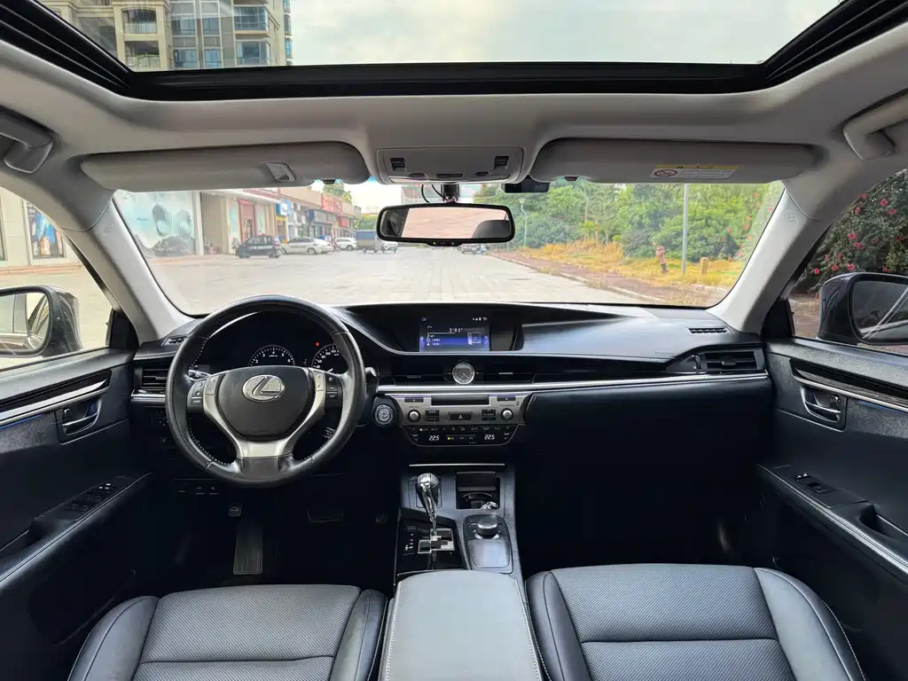 Lexus ES — миниатюра 14
