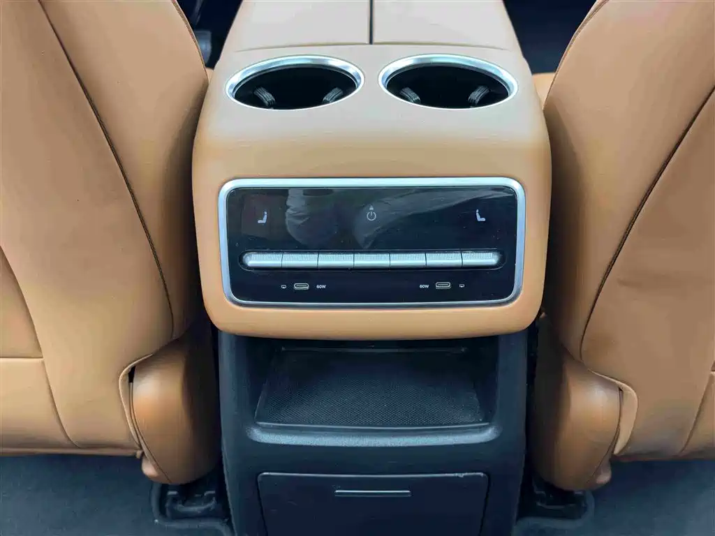 Li Auto Li L8 — миниатюра 17