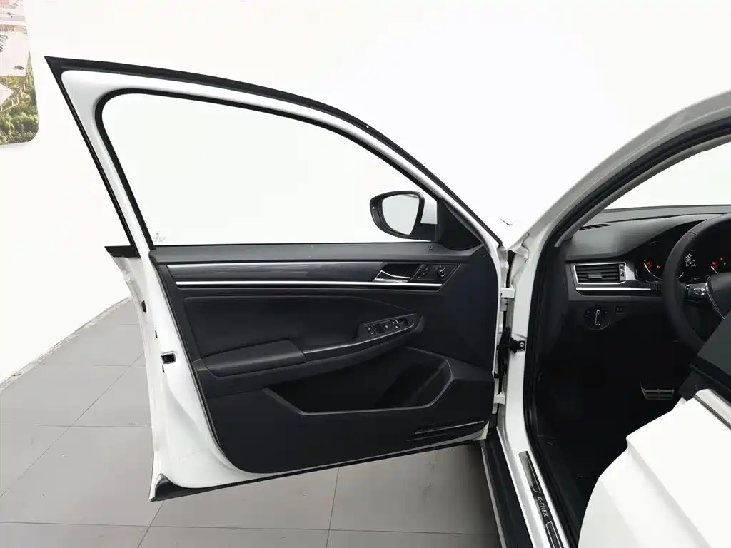 Volkswagen C-Trek 2018 1.5L AT Comfort