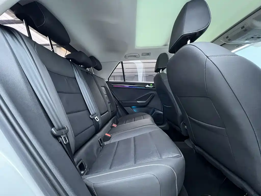 VOLKSWAGEN T ROC EXPLORING SONGS