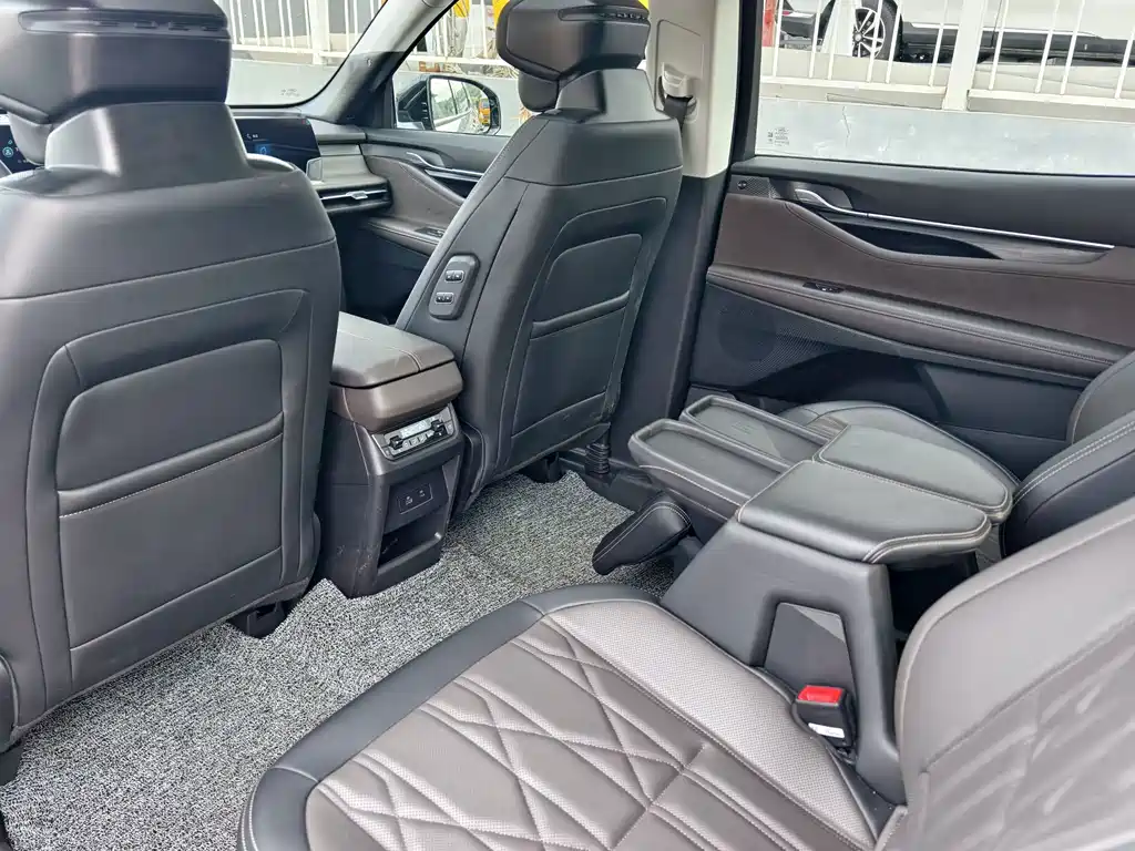 Ford Edge — миниатюра 21