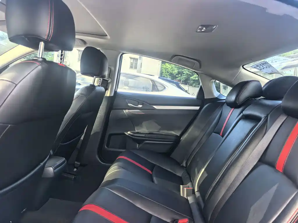 Honda Civic — миниатюра 18