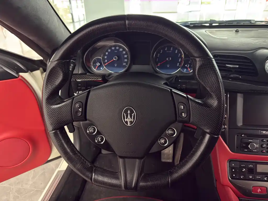 Maserati GranTurismo — миниатюра 18