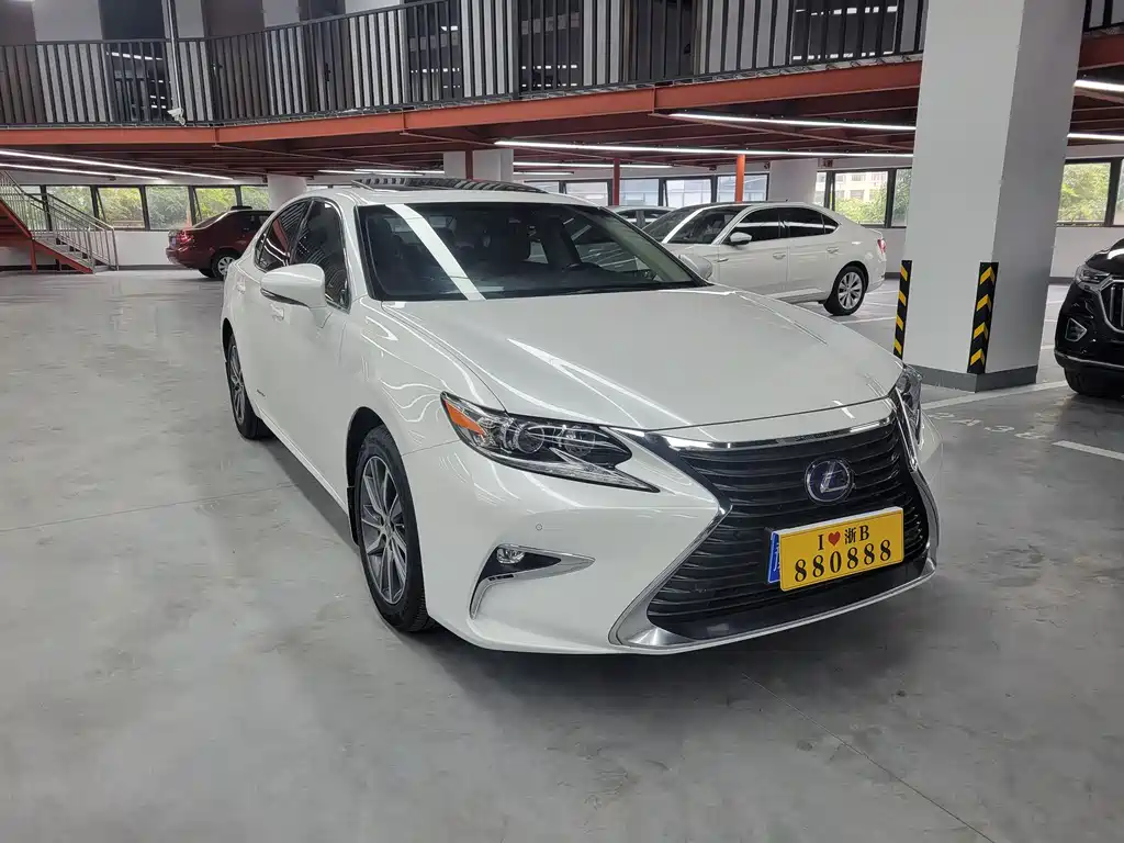 Lexus ES 2015 300h Comfort