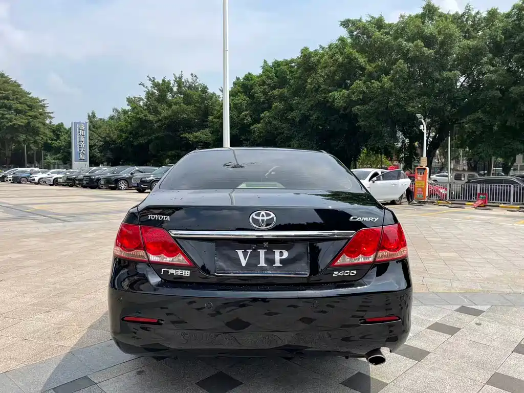 Toyota Camry — миниатюра 6