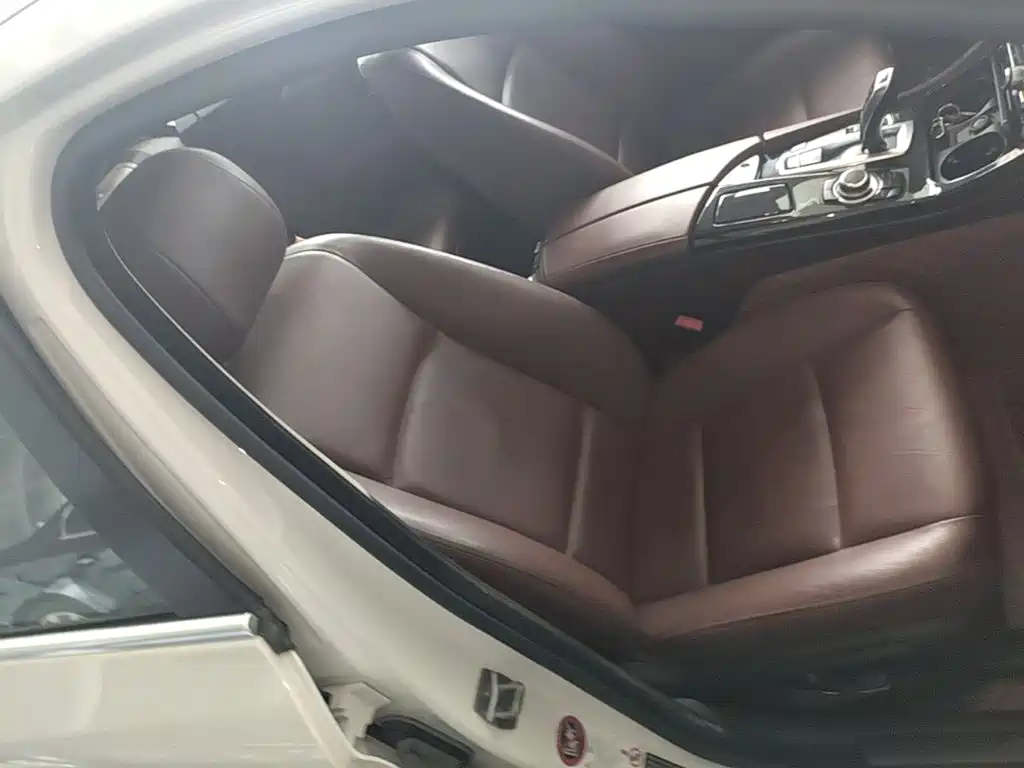 BMW 5 Series — миниатюра 25