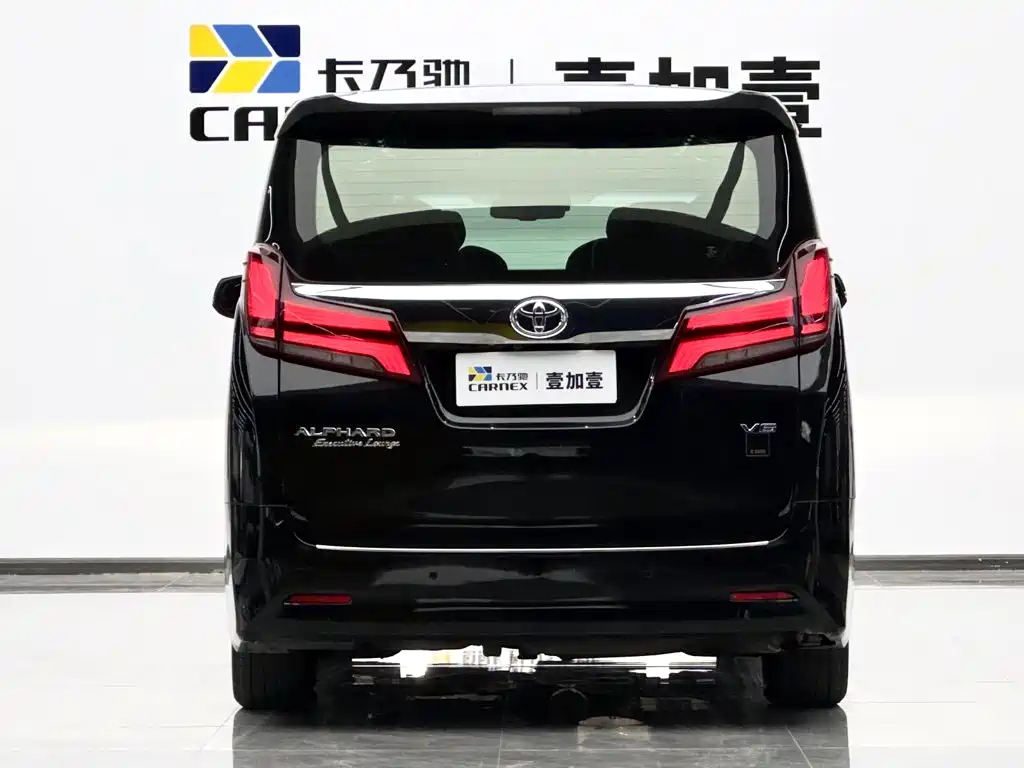 Toyota Alphard — миниатюра 5