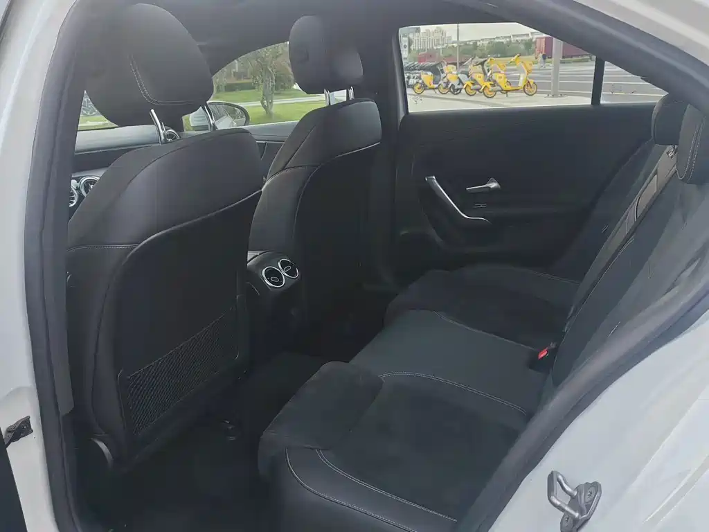 Mercedes-Benz A-Class — миниатюра 7