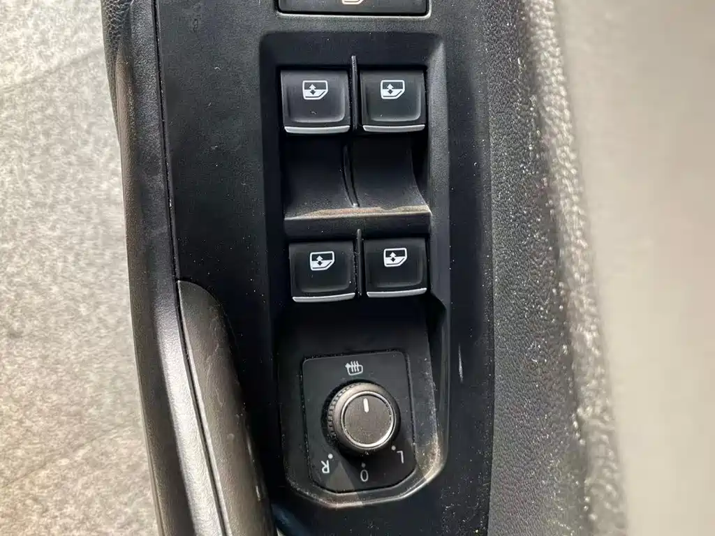 Volkswagen Sagitar — миниатюра 12