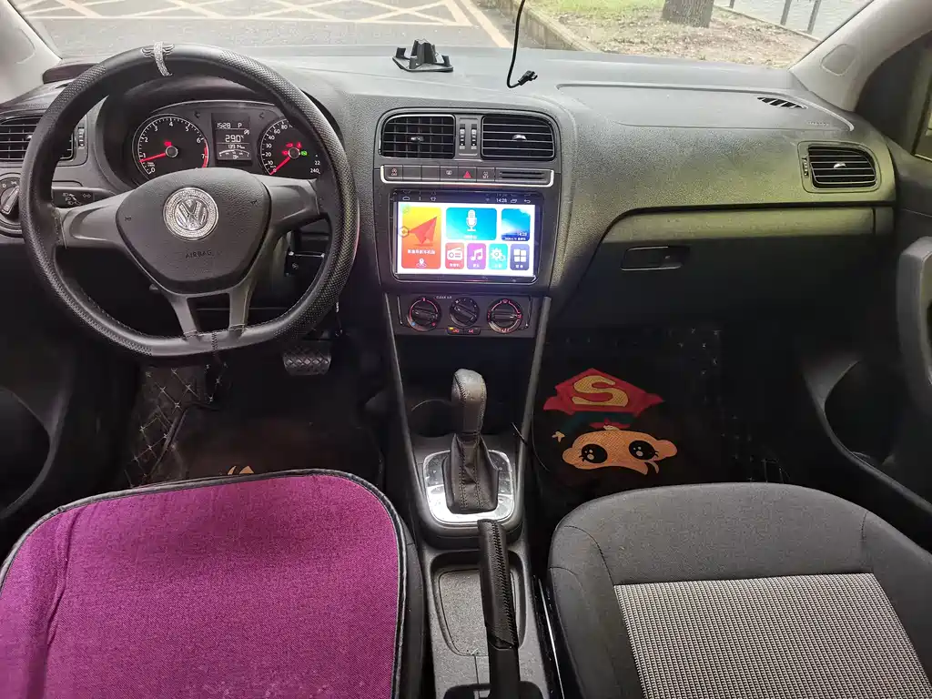 Volkswagen Polo 2018 1.5L AT