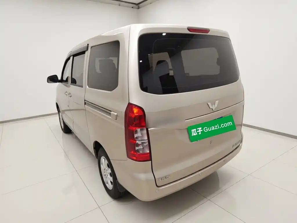 Wuling Hongguang V — миниатюра 4