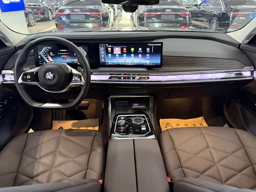 BMW 7 Series — миниатюра 7
