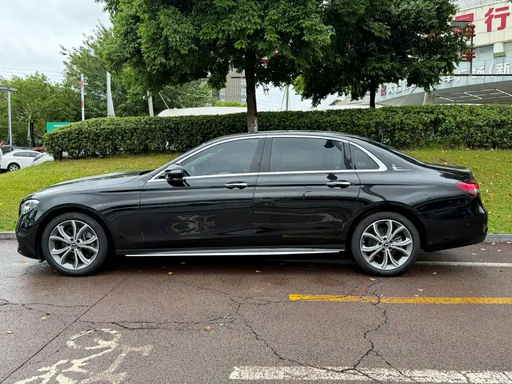 Mercedes-Benz E-Class — миниатюра 3