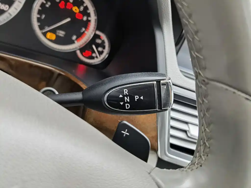 Mercedes-Benz E-Class — миниатюра 13