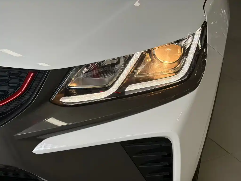 Geely Binyue — миниатюра 3