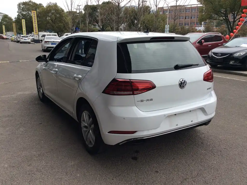 Volkswagen Golf 2019 200TSI DSG Comfort V