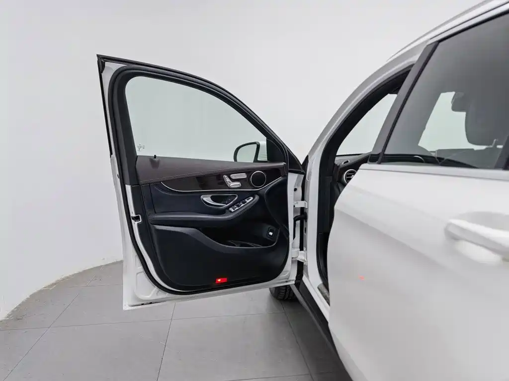 Mercedes-Benz GLC — миниатюра 8