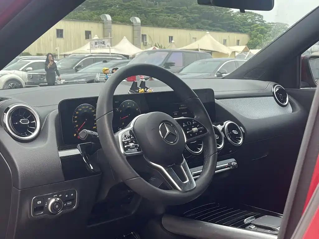 Mercedes-Benz GLA — миниатюра 18