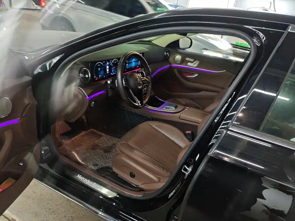 Mercedes-Benz E-Class — миниатюра 2