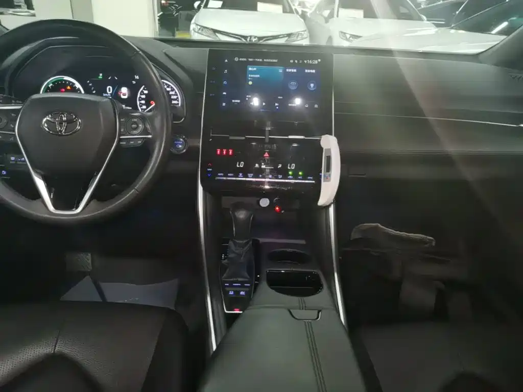 Toyota Avalon — миниатюра 13