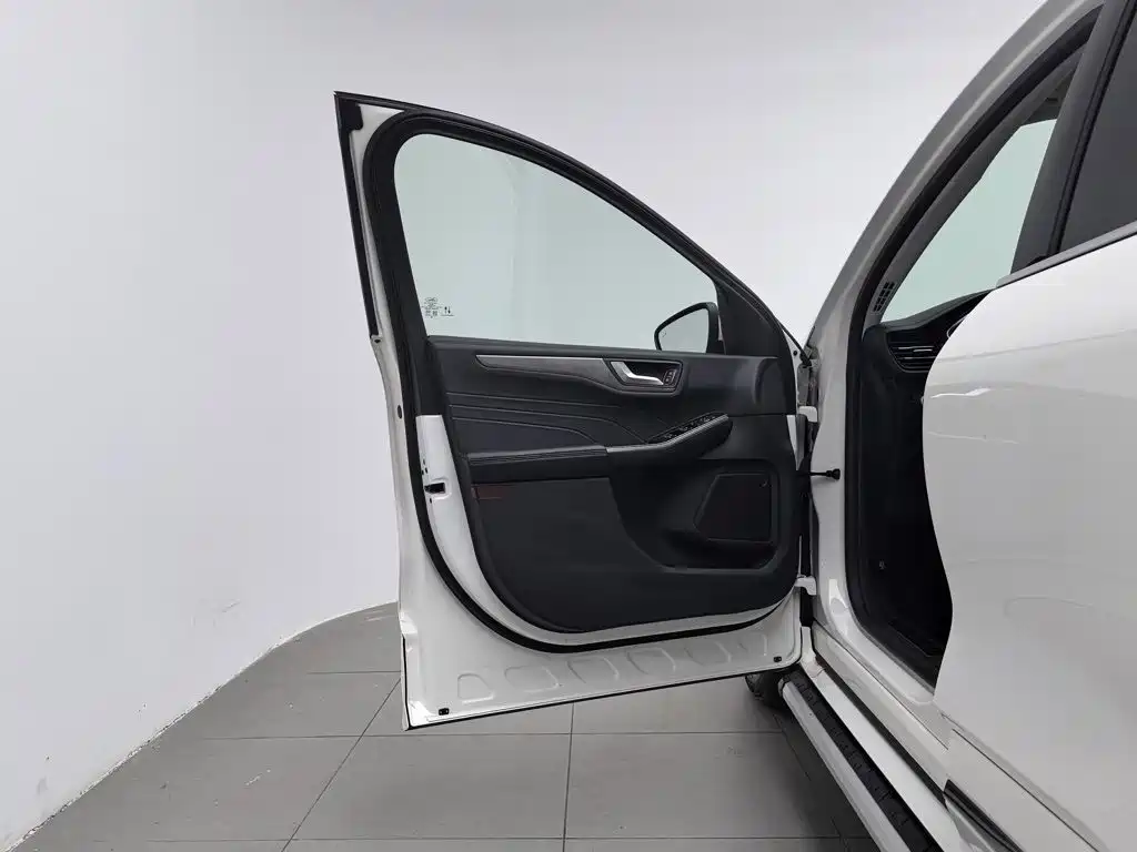 Ford Escape — миниатюра 8