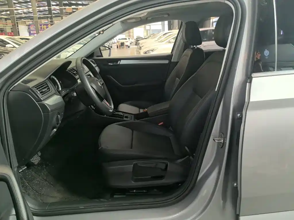 Skoda Superb — миниатюра 15