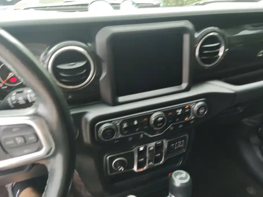 Jeep Wrangler — миниатюра 13