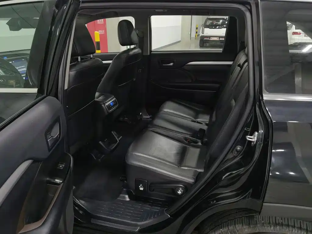 Toyota Highlander — миниатюра 15