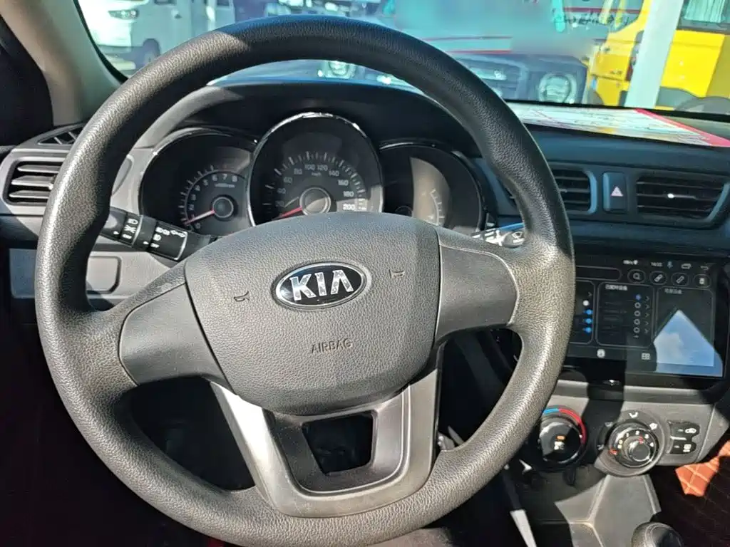 Kia K2 — миниатюра 11