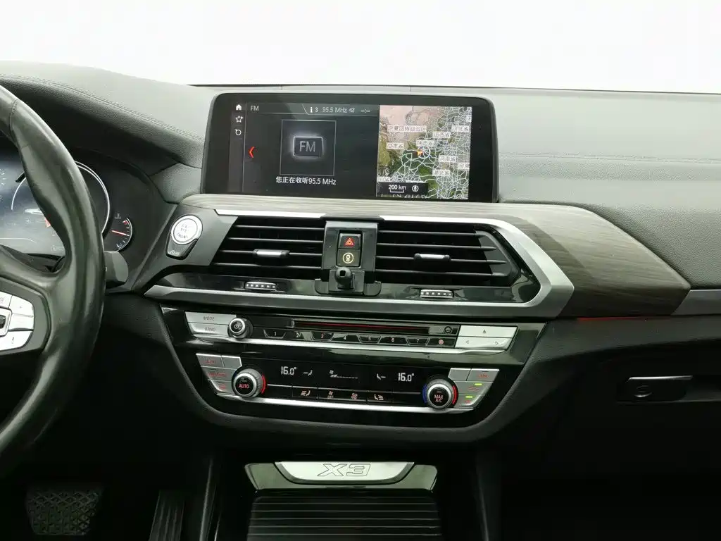 BMW X3 — миниатюра 12