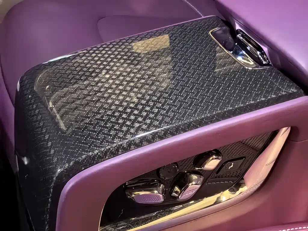 Rolls-Royce Cullinan — миниатюра 13