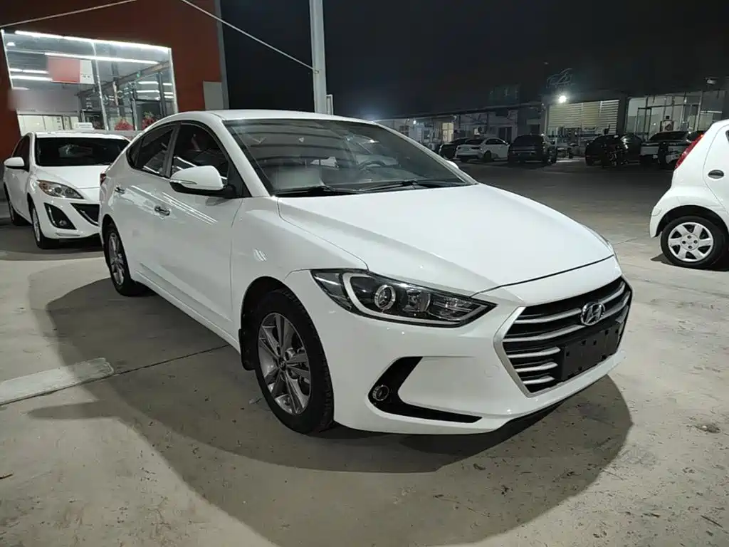 Hyundai Elantra — миниатюра 4
