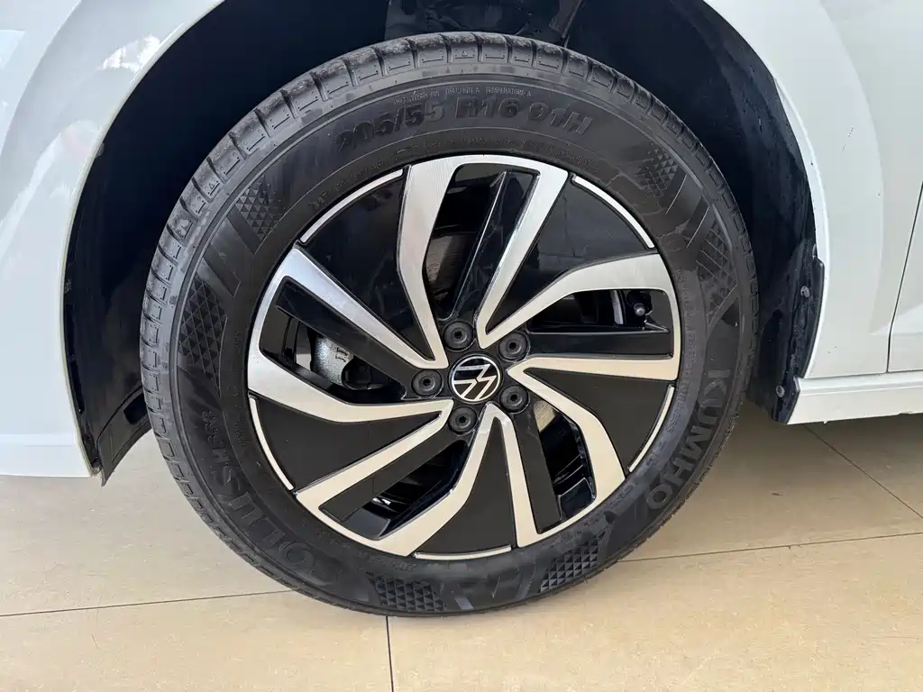 Volkswagen Lavida — миниатюра 3
