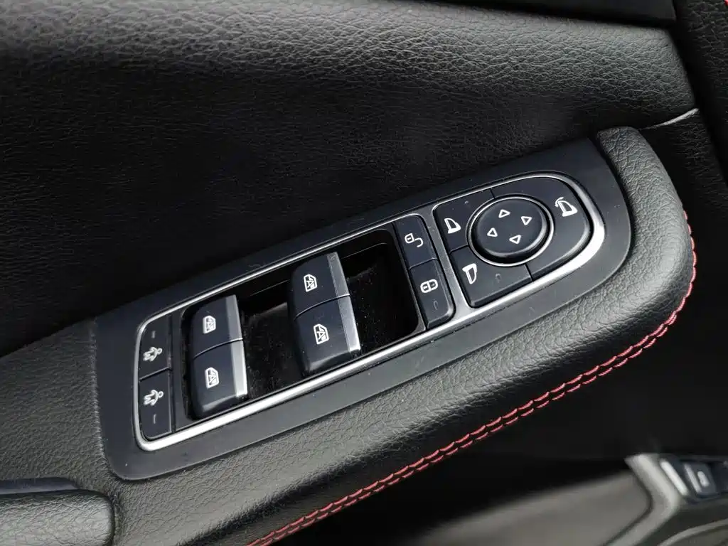 BYD Tang New Energy — миниатюра 9