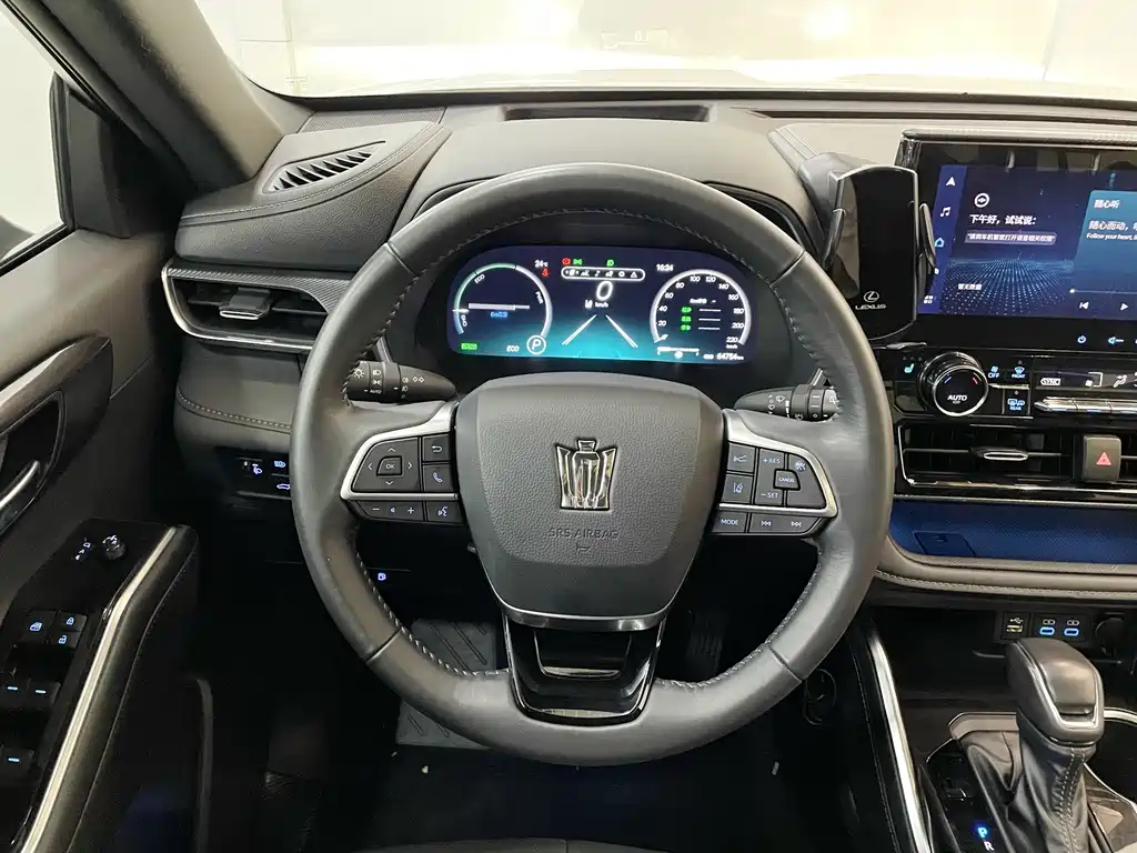 Toyota Crown Kluger — миниатюра 24