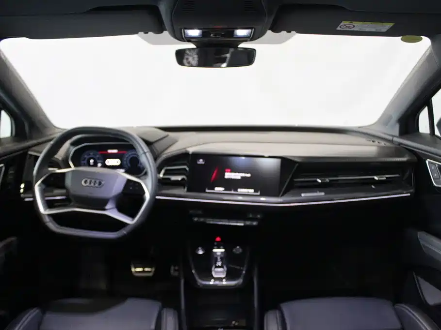 Audi Q4 e-tron — миниатюра 11