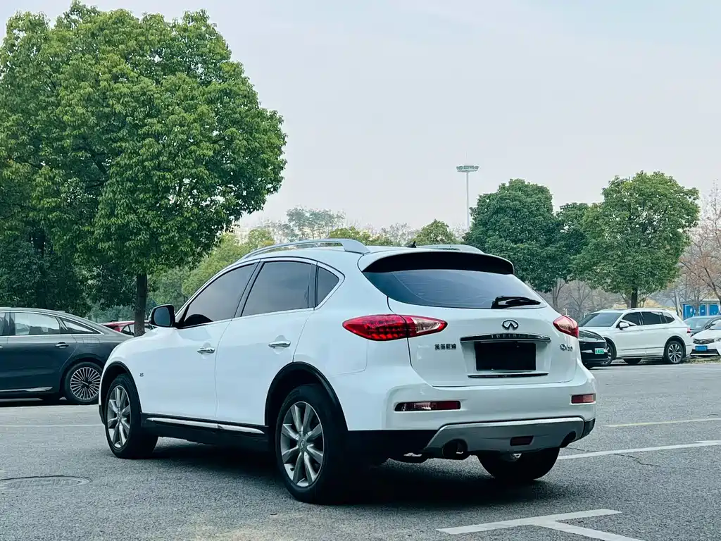 INFINITI QX50