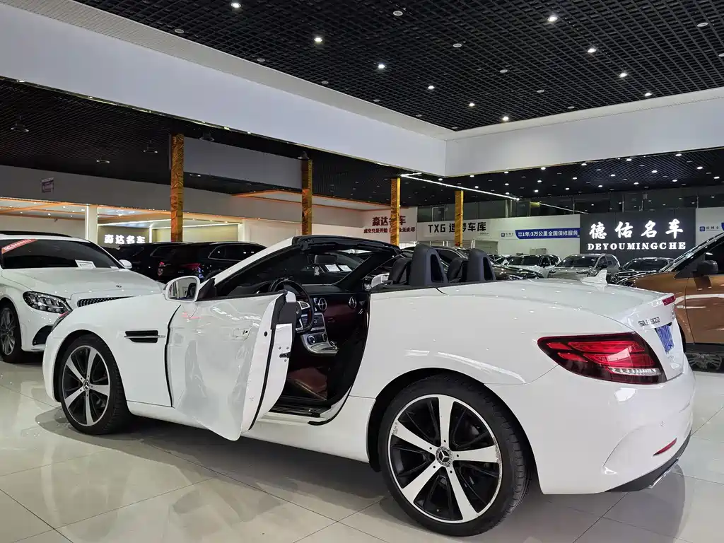 Mercedes-Benz SLC — миниатюра 10