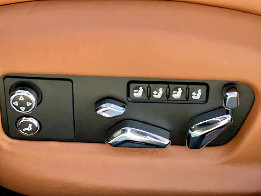 Bentley Flying Spur — миниатюра 18